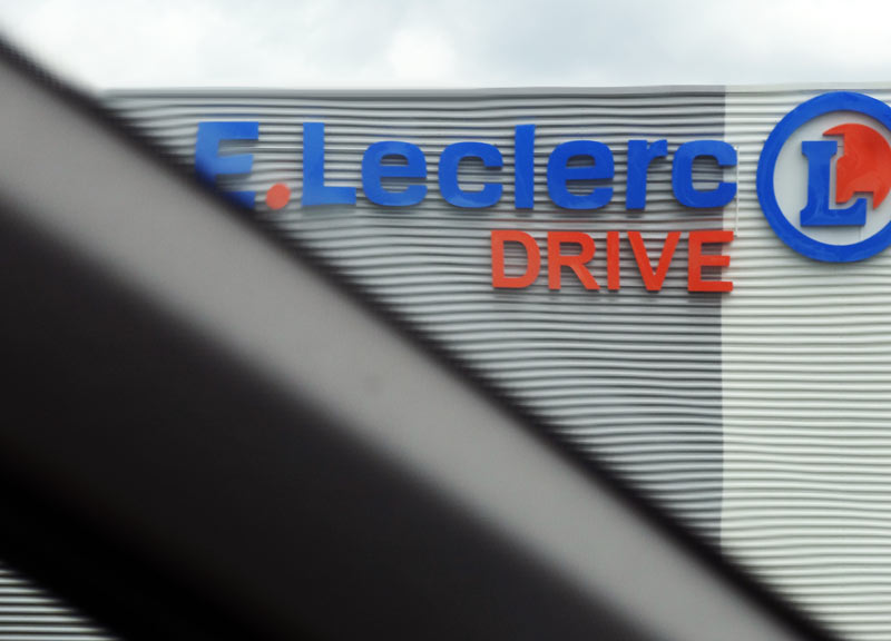Durch Frankreich fahren, ohne an einem DriveIn-Supermarkt vorbeizukommen? Ein Ding der Unmöglichkeit... | Foto: M. Flinzner - www.flinzner.de